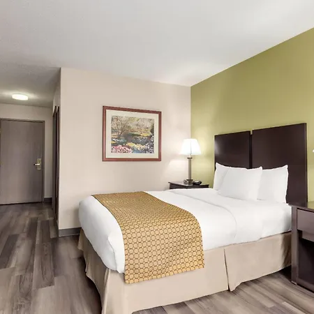 Baymont By Wyndham Monroe-3