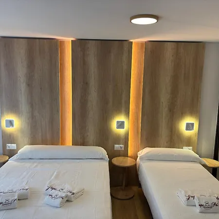 H Pelayo Isla Auto Check-In Rooms-2