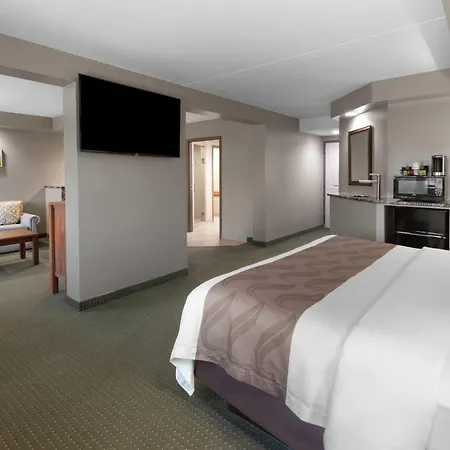 Baymont By Wyndham Jamestown Conference Center & Water Park-2
