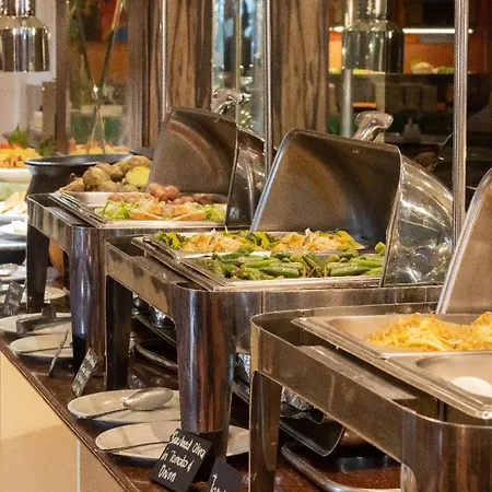 St Giles Hotel Makati-3