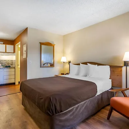 Suburban Studios Albuquerque Uptown-2