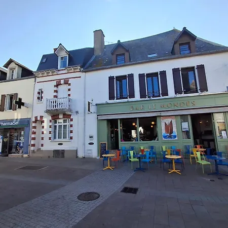 Le Mondes-2