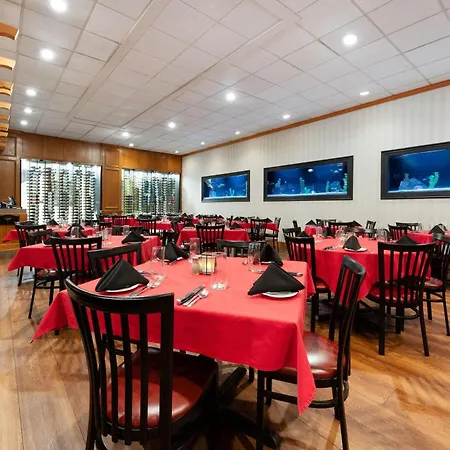 Wyndham Riverfront Hotel-3