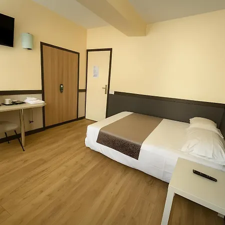 Hôtel des Bains 24h 7j Paris centre à 10 min-3