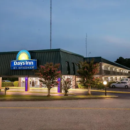 Days Inn By Wyndham Seneca-Clemson-3