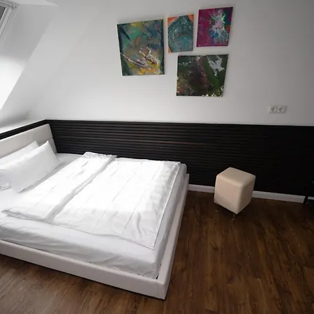 Hotel52 Bergheim-3