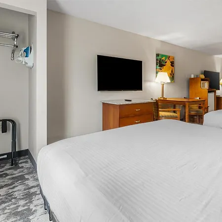Best Western Ambassador Inn & Suites-2