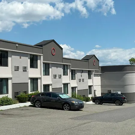 Ramada By Wyndham Newburgh/West Point-2