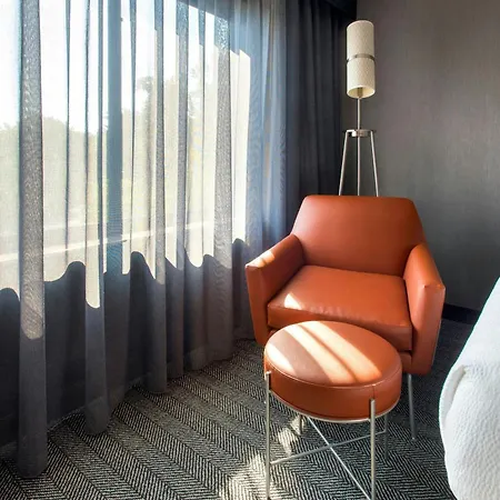 Courtyard By Marriott Paramus-2
