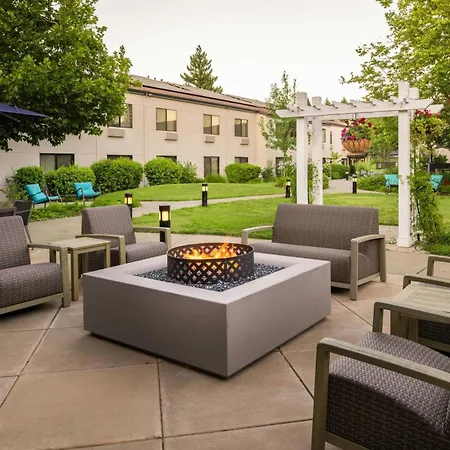 Courtyard By Marriott Vacaville-2
