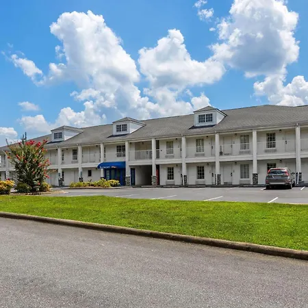 Baymont By Wyndham Forest City-2