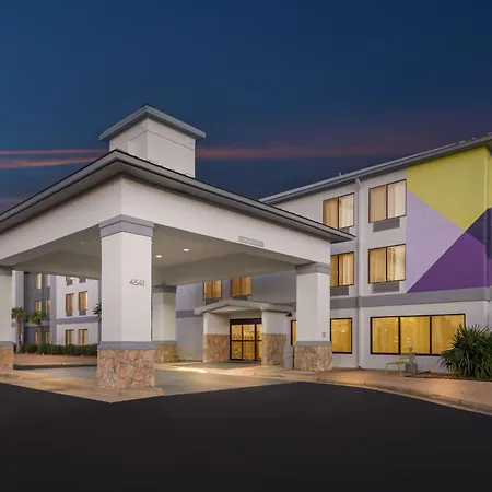 Spark By Hilton Tuscaloosa University-3