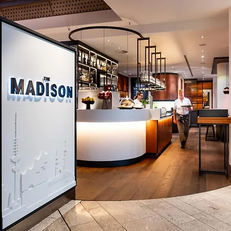 THE MADISON Hotel Hamburg-2