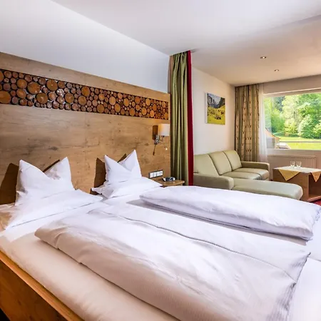 Alm-&Wellnesshotel Alpenhof-3