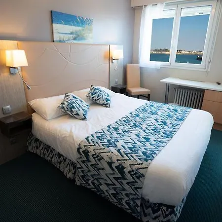 Hotel De La Mer-3