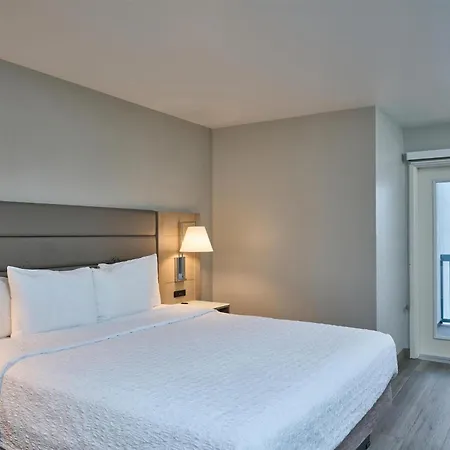 Hampton Inn & Suites Hermosa Beach-2