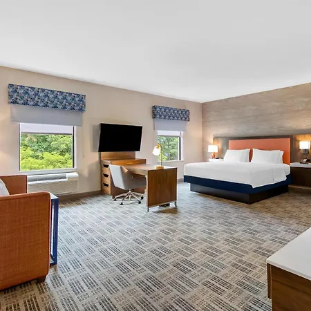 Hampton Inn & Suites Grove City-3