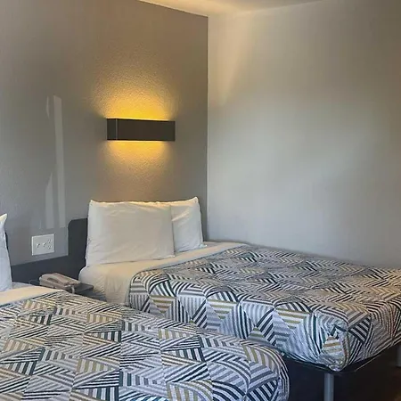 Hotel B5 -Watsonville-3