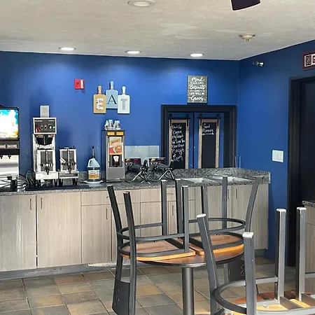 New Victorian Inn & Suites Lincoln-2