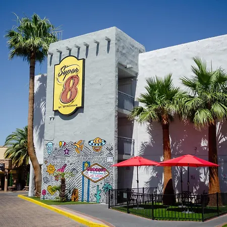 Super 8 By Wyndham Las Vegas North Strip/Fremont St. Area-2