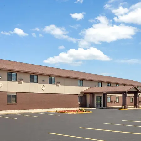 Baymont By Wyndham Oshkosh Airport-2