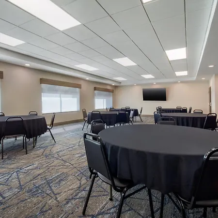 Holiday Inn Express & Suites Muskegon - Grand Haven By Ihg-2