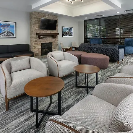 Four Points By Sheraton Kansas City Airport-3