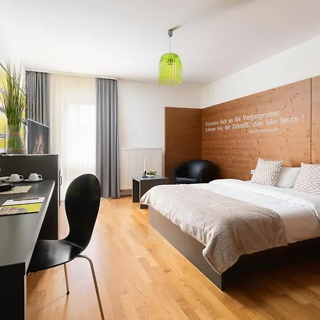 Hotel CampusZwei Komfortable Doppelzimmer&Apartments mit Küche Zentral in Ludwigsburg ideal für Business&Langzeitaufenthalte 24h Check in Kinder bis 14 Jahre übernachten kostenlos-3