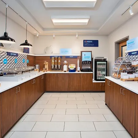 Holiday Inn Express Hotel & Suites Defiance By Ihg-3