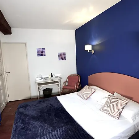 Logis Hôtels - Hôtel Restaurant du Midi-3