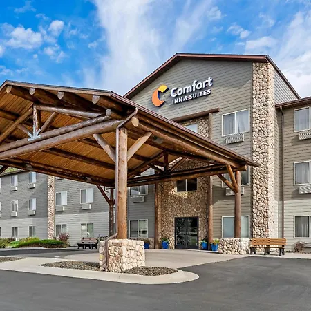 Comfort Inn & Suites-2