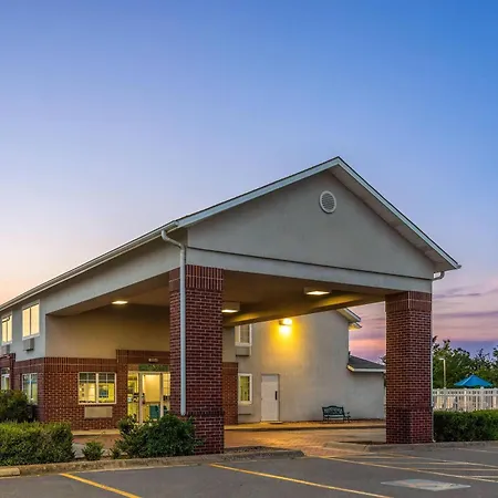 Days Inn By Wyndham Mountain Home-2