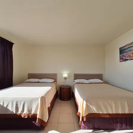 #33 Bungalow Seaside Hotel & Victors Rv Park-2