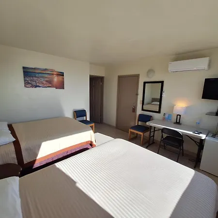 #33 Bungalow Seaside Hotel & Victors Rv Park-3