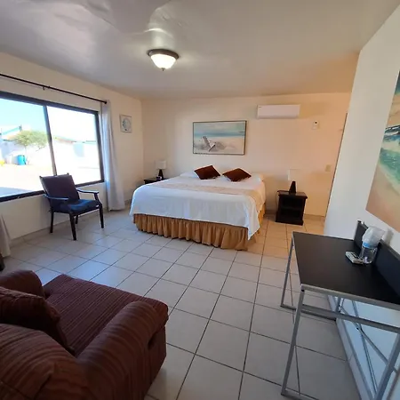 #55 Suite Bungalow Seaside Hotel & Victors Rv Park-2