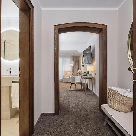 Q! Hotel Maria Theresia-2