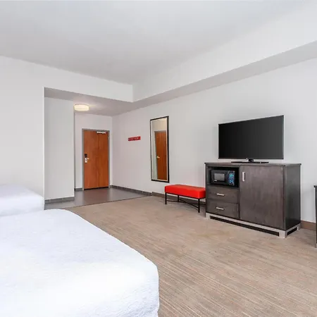 Hampton Inn Akron-South-3