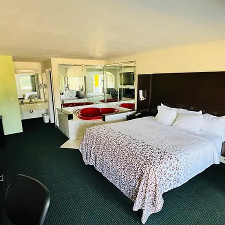 Garden Inn And Suites Near Callaway Gardens Pine Mountain-2