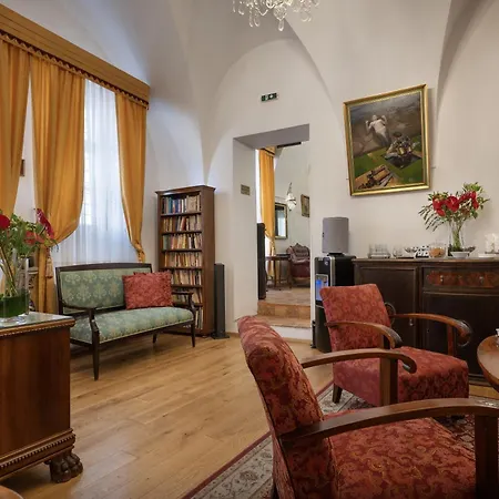 Little King Hotel U Malvaze-2