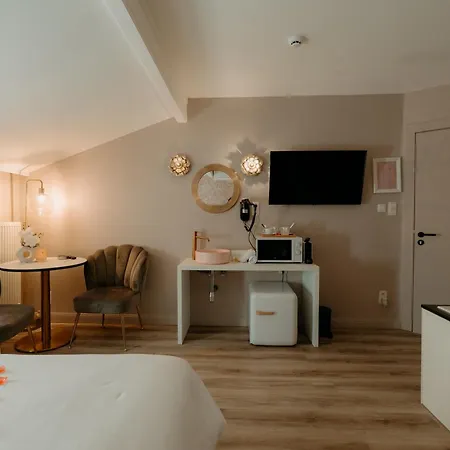 Hotel Mademoiselle-3