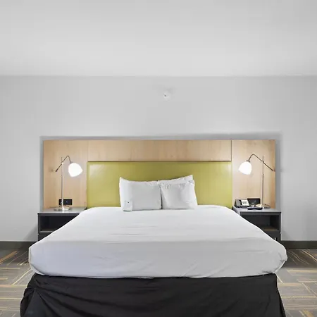 Greentree Inn & Suites Phoenix Sky Harbor-2