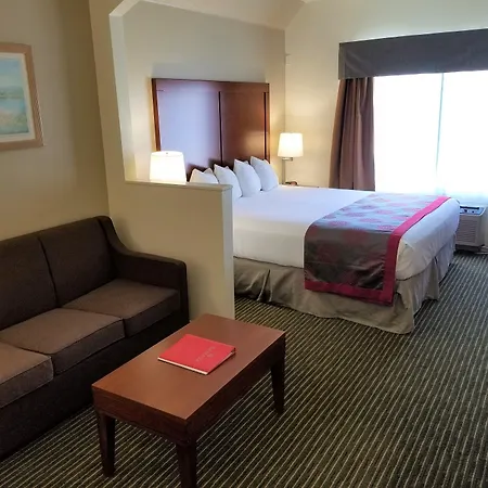 Ramada By Wyndham Bakersfield-3