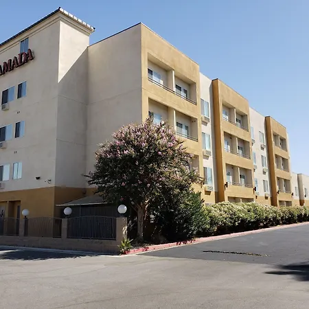 Ramada By Wyndham Bakersfield-2