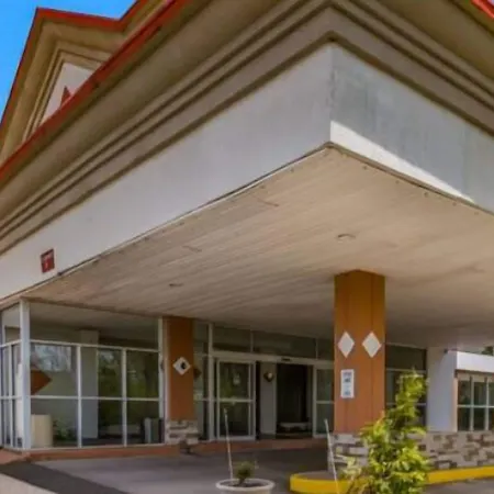 Red Carpet Inn & Suites-2
