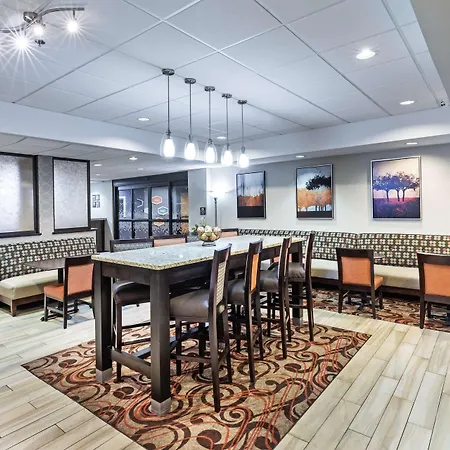 Hampton Inn Aiken-3