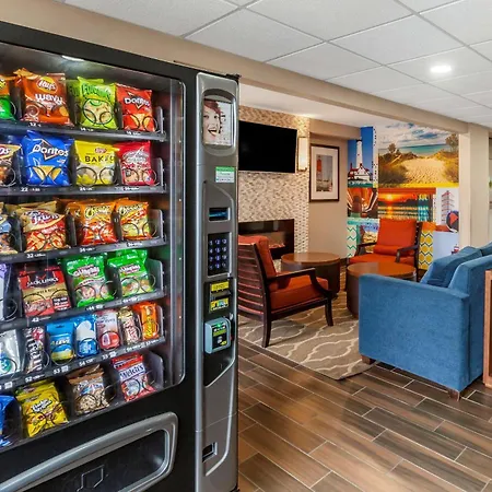 Clarion Pointe Racine - Mount Pleasant-2