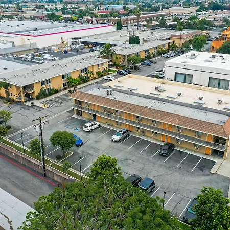 Howard Johnson By Wyndham Buena Park-3