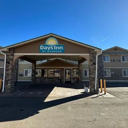 Days Inn & Suites By Wyndham Gunnison-2