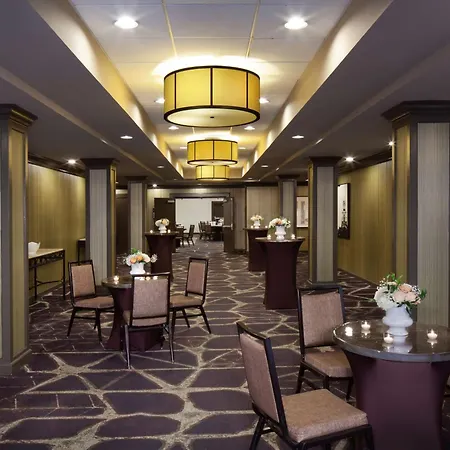 Embassy Suites By Hilton Philadelphia Airport-3