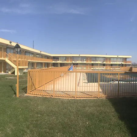Days Inn By Wyndham Salem, Il-3